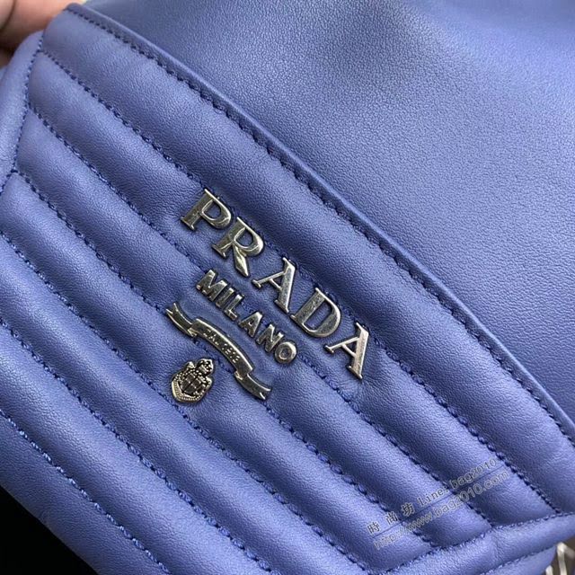 prada女包 普拉達2020最新款繡線水桶包 時尚百搭 prada手腕包 1BH038 Prada單肩手提包  pyd2397